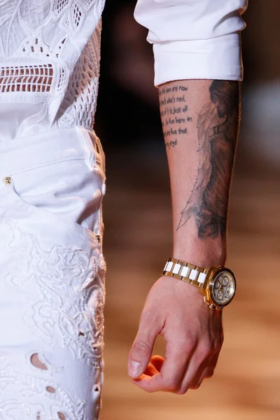 Look 28
